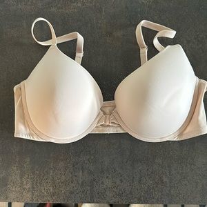 Victoria’s Secret Pink front close push up bra